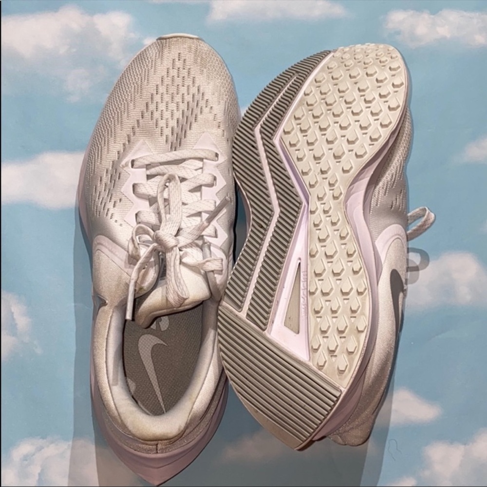 Nike Zoom Winflo Shoes - Picture 3 of 3